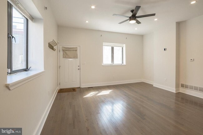 Building Photo - 2106 Manton St