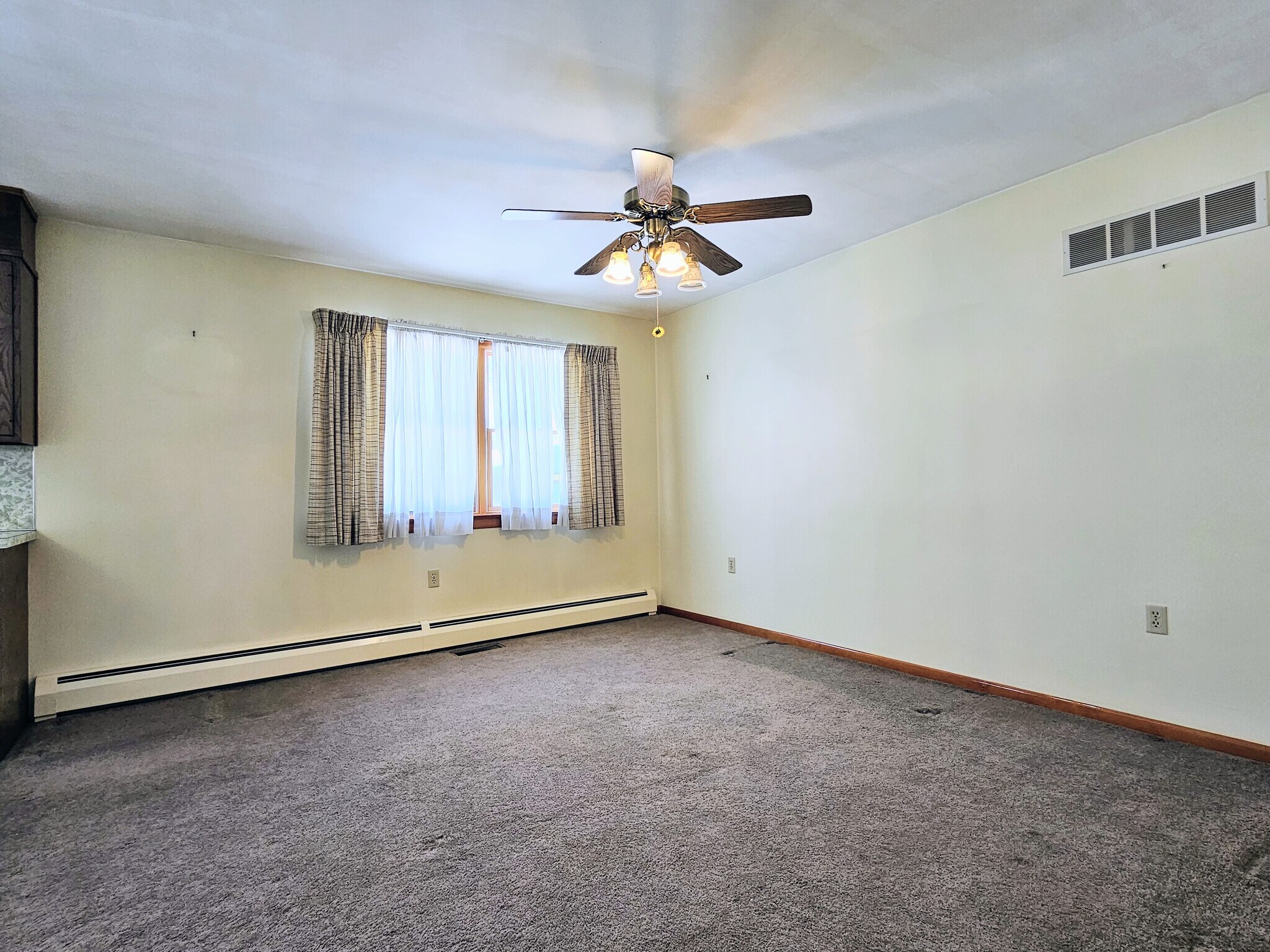 Building Photo - 8409 Lancaster Ave