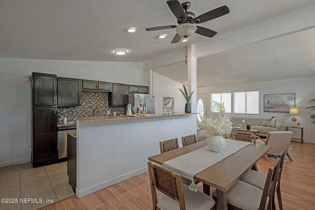 Building Photo - 2565 Burlingame Dr W