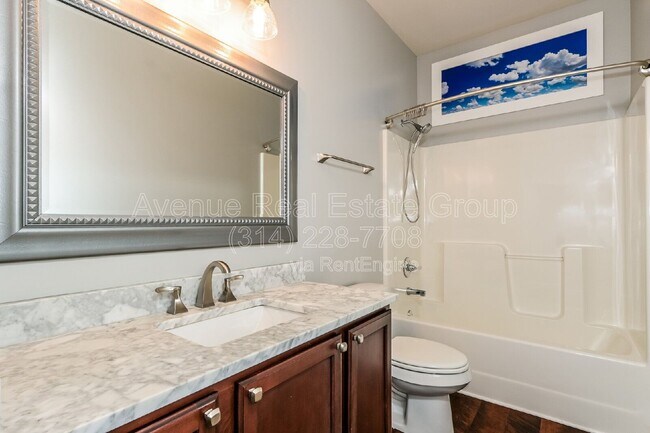 Building Photo - 730 Sunset Ln