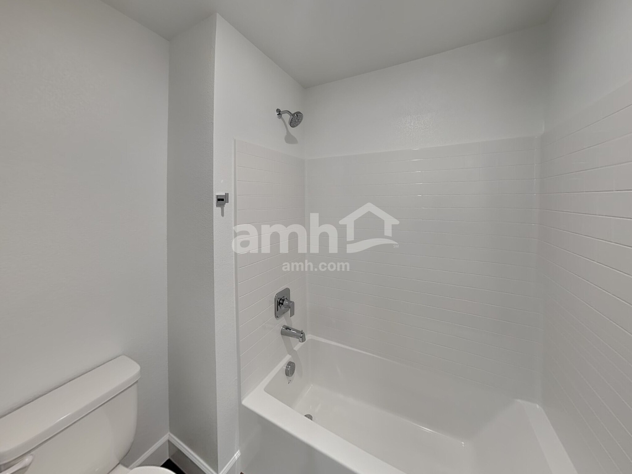 Building Photo - 126 Charmante Tulip Lane