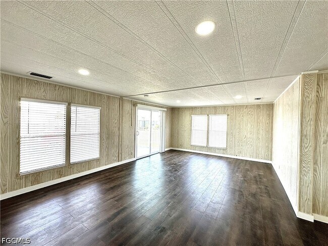 Building Photo - 16004 Tangelo Way
