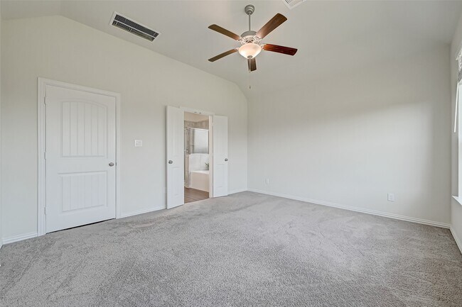 Building Photo - 30822 Lake Spur Mnr