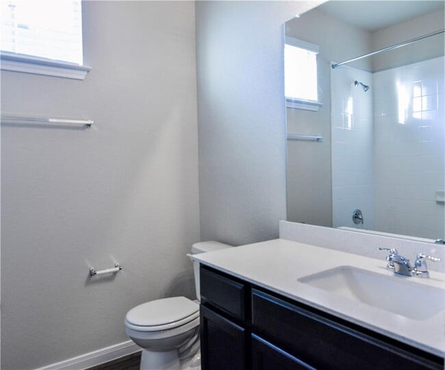 Building Photo - 117 Rochester Ln