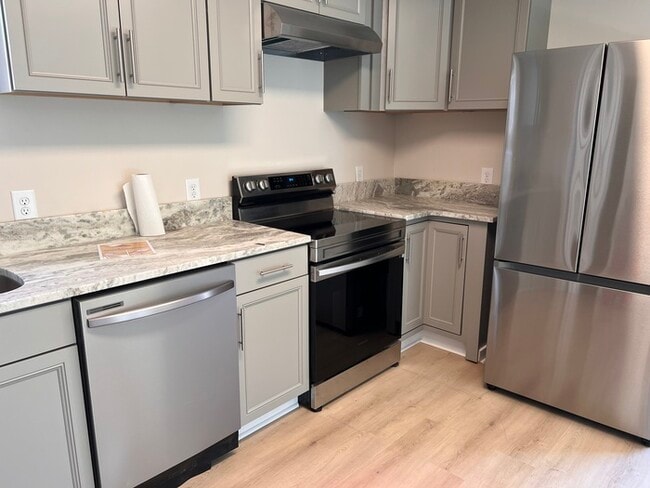 Building Photo - Brand NEW Home! AVAILABLE NOW!