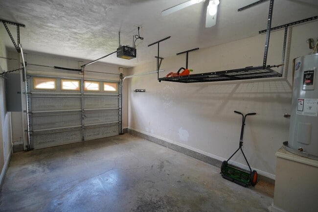 Building Photo - 2029 Ascot Way