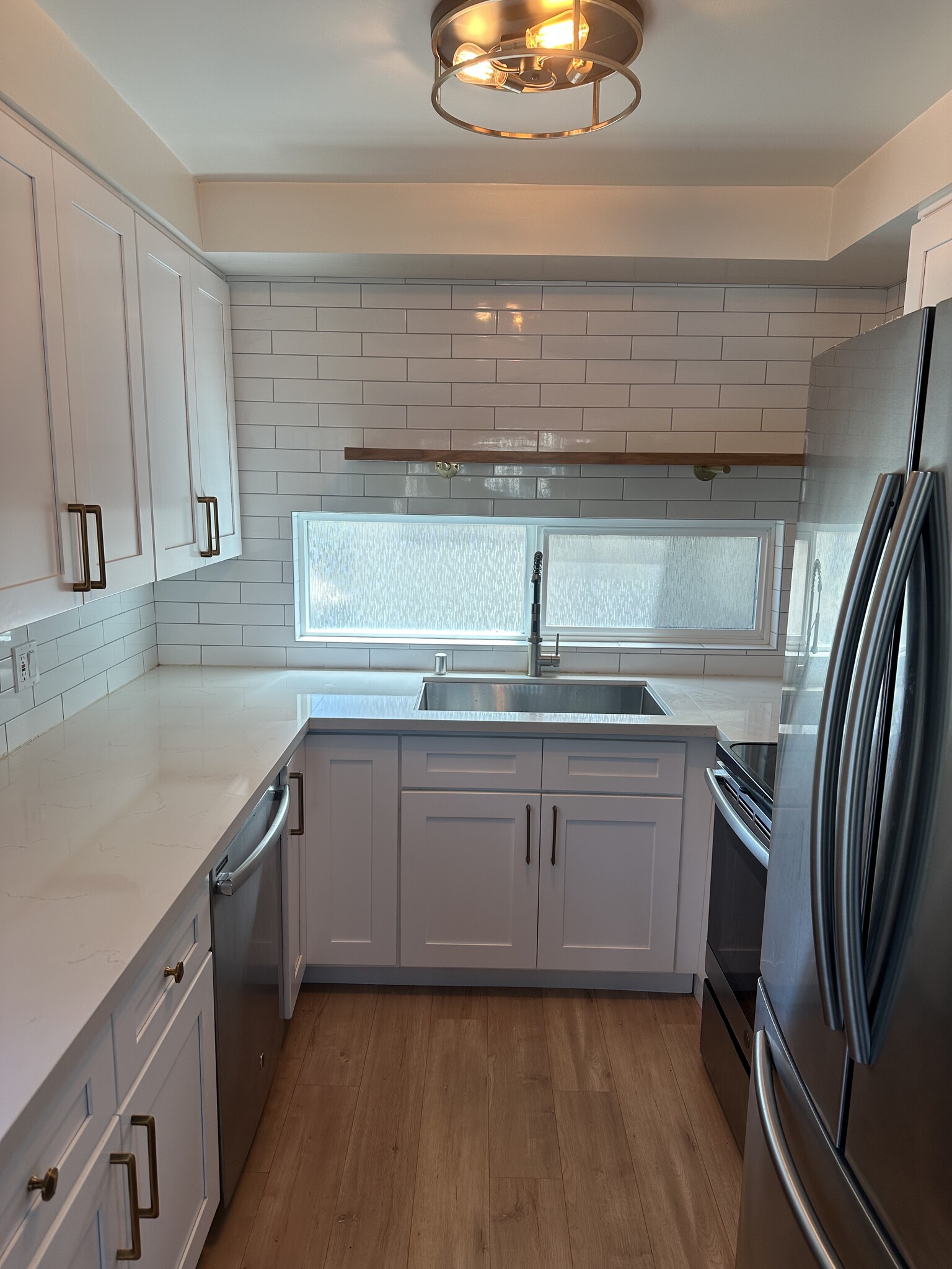 Kitchen - 500 Evergreen St