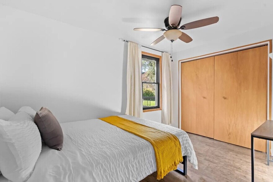 Building Photo - 532 Garfield St