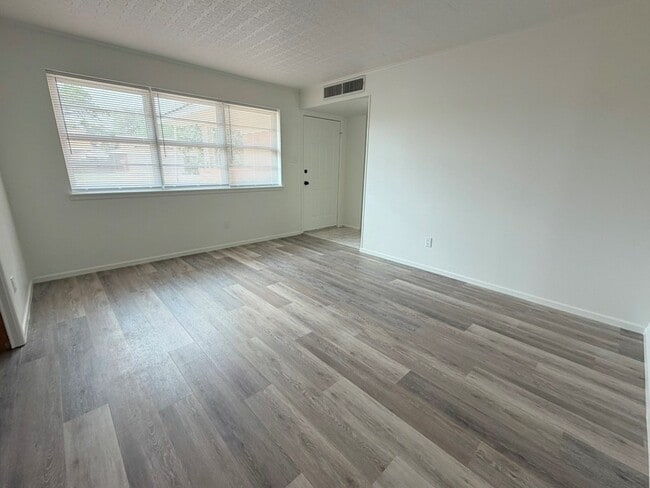 Building Photo - 3916 Boulder Ave