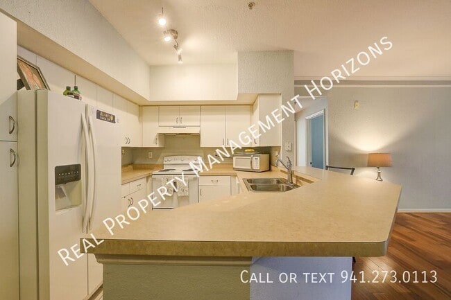 Building Photo - 4174 Central Sarasota Pkwy