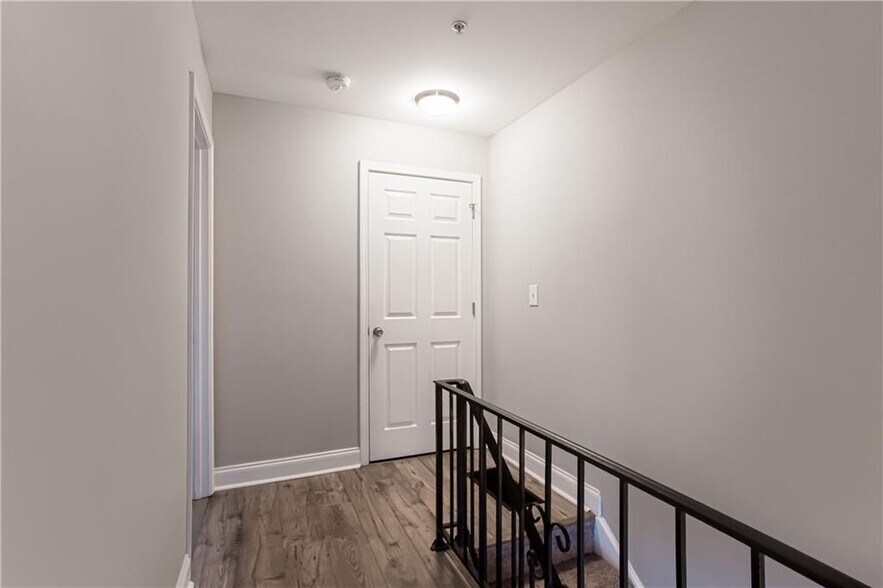 Building Photo - 7 Villa Ct SE