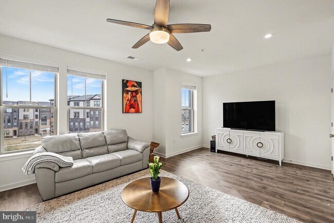 Building Photo - 45956 Swallow Ter