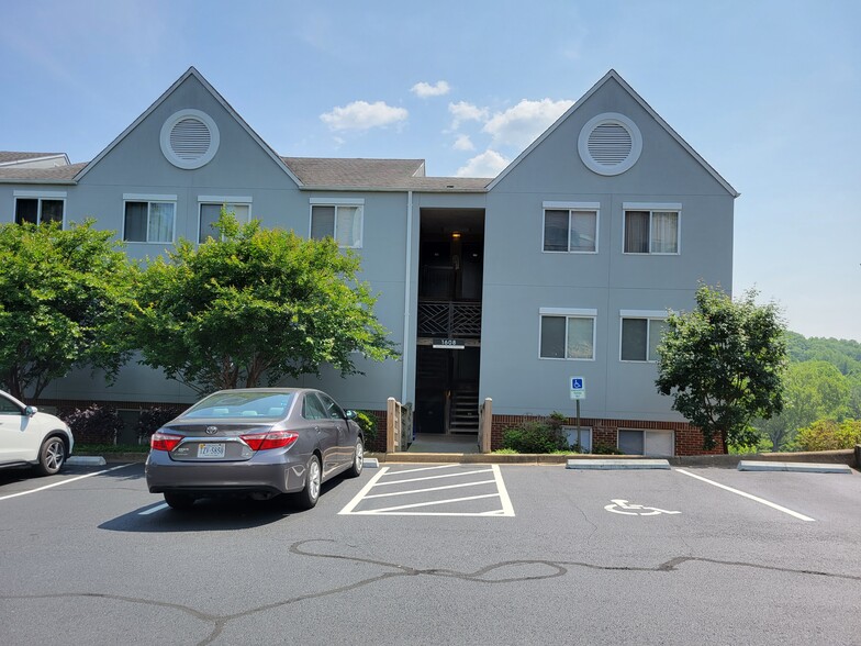 Building Photo - 1608 Monticello Ave