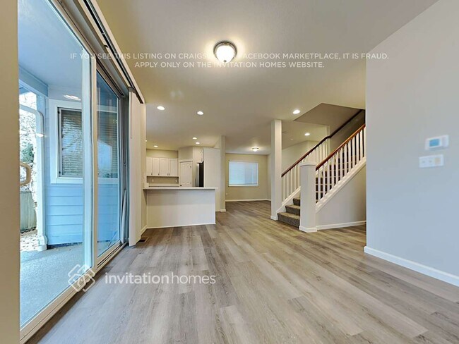 Building Photo - 3727 Santis Loop SE