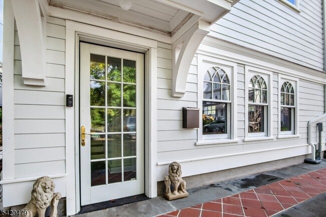 Building Photo - 113 Washington St