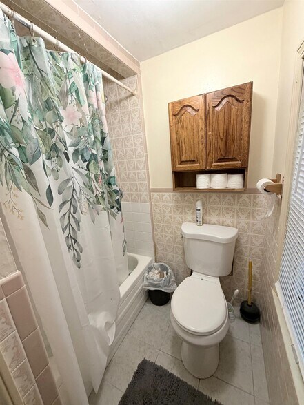 Building Photo - 4 Saint Mary Rd