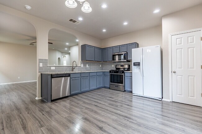 Building Photo - 6106 Briscoe Leaf