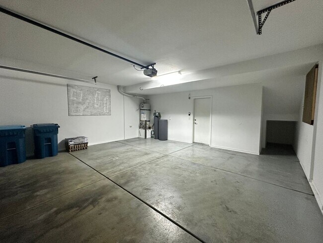 Building Photo - Summerlin Townhome