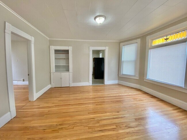 Building Photo - 39 Acushnet Ave