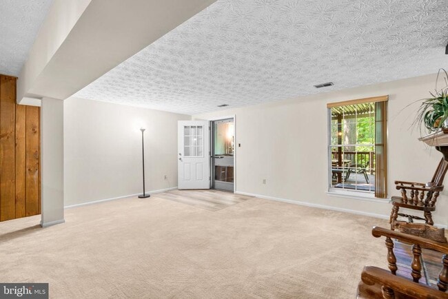 Building Photo - 15649 Mews Ct