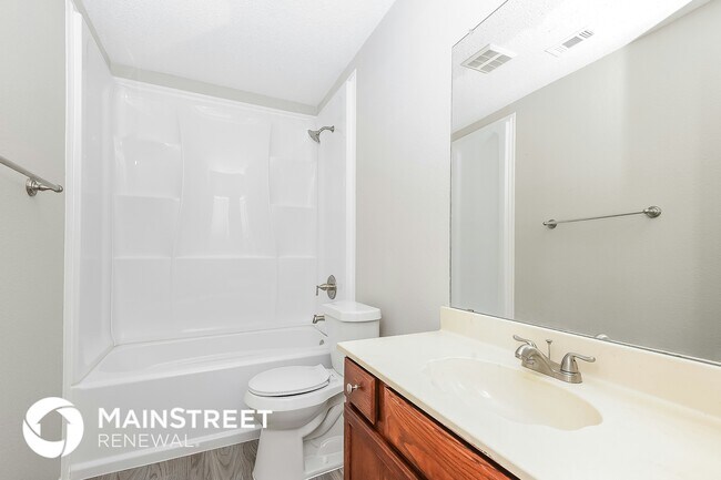 Building Photo - 4300 Bent Oaks Dr