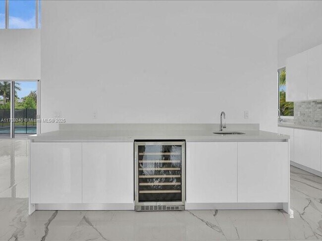 Building Photo - 16644 Botaniko Dr N