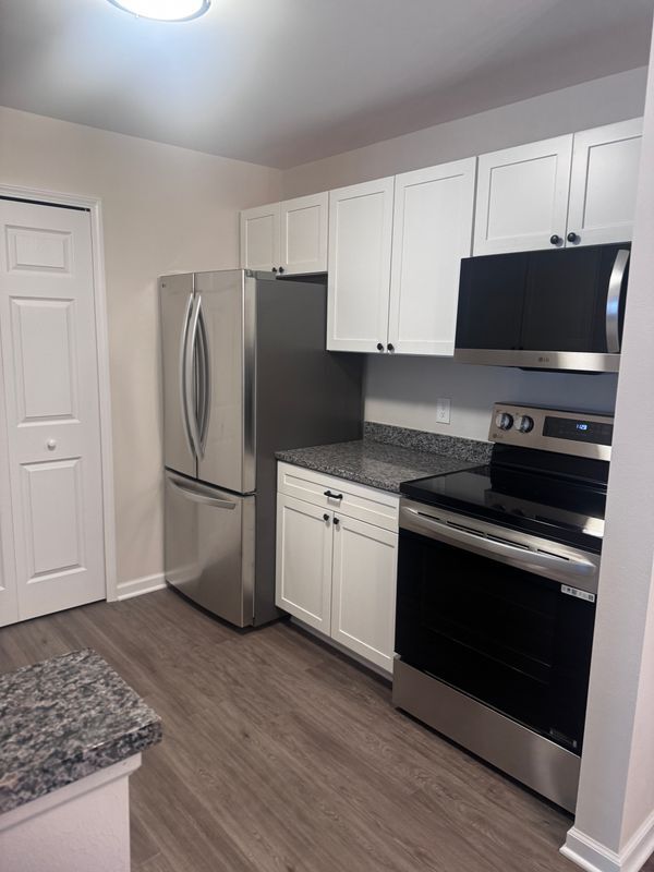 Building Photo - 14208 Pinehurst Ln