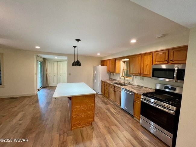 Building Photo - 910 Furnace Run Rd