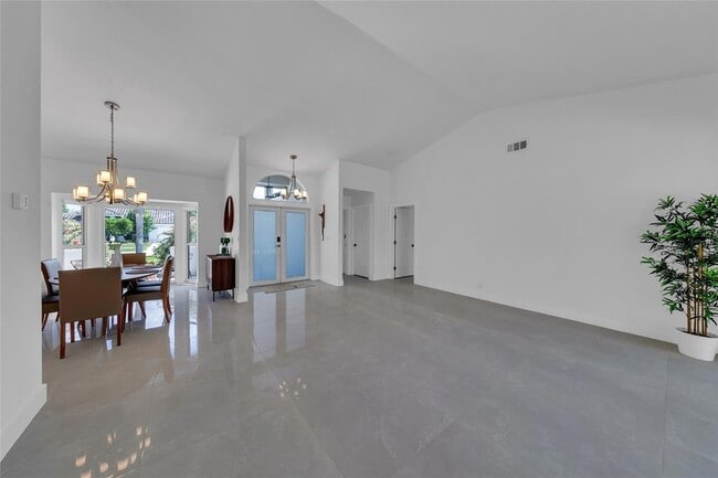 Building Photo - 9585 Carousel Cir S