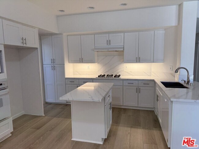 Building Photo - 3119 Fulham Ct