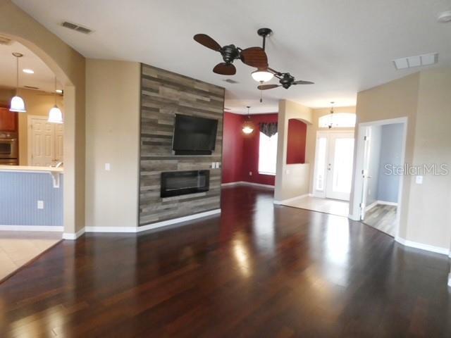 Building Photo - 2630 Lookout Ln