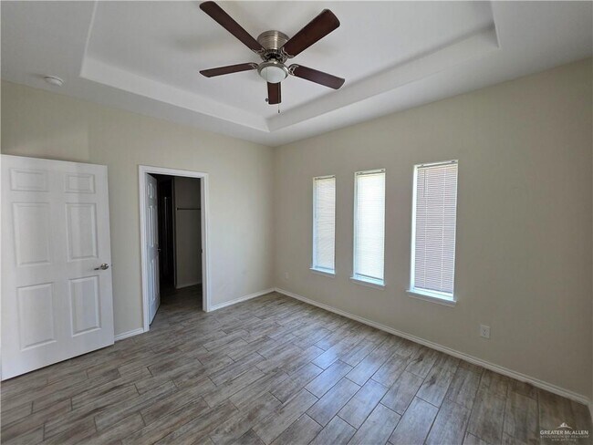 Building Photo - 5005 N Hiawatha Dr