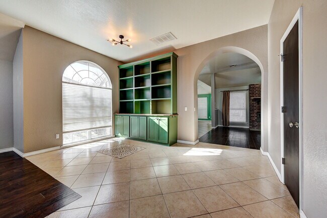 Building Photo - 2908 Glasgow Dr