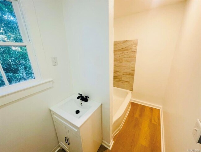 Building Photo - 2507 Palmetto St