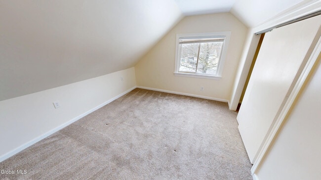 Building Photo - 18 Whitney Rd