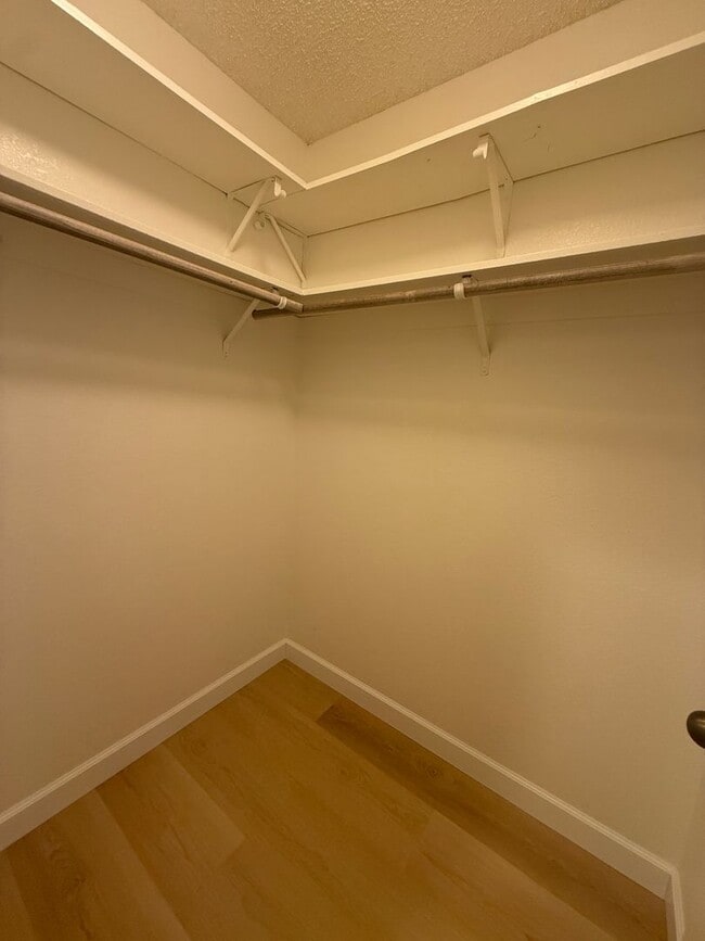 Building Photo - Mariners Landing Waterfront 2 Bed / 1 Bath Condo in Gated Community – Near Vallejo Ferry Building