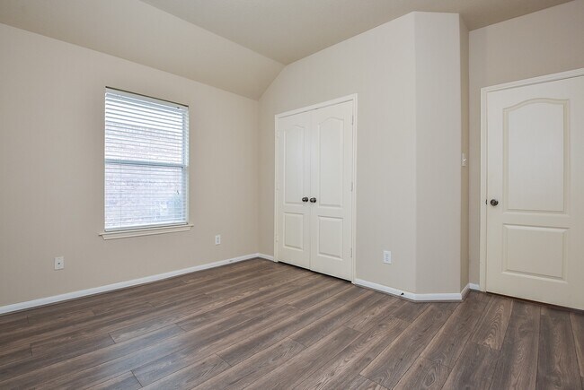 Building Photo - 3217 Mossy Bend Ln