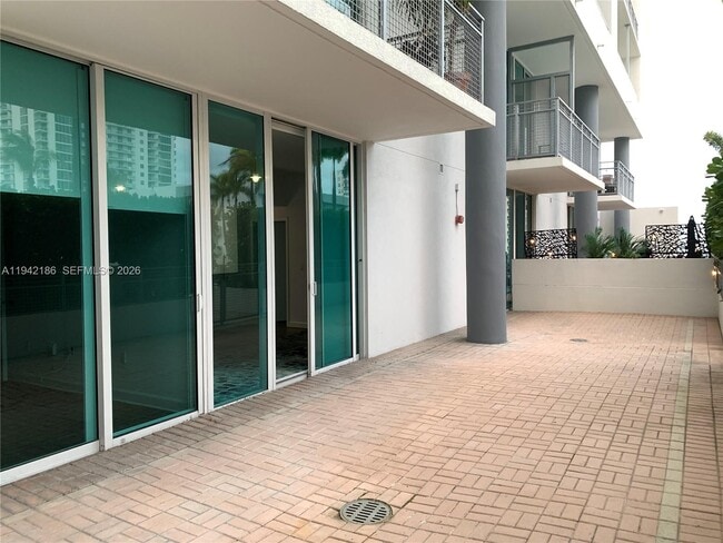 Building Photo - 350 NE 24th St