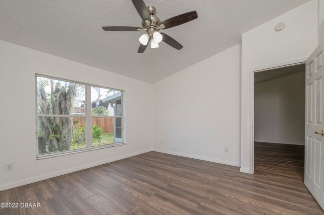 Building Photo - 3 bedrooms Port Orange