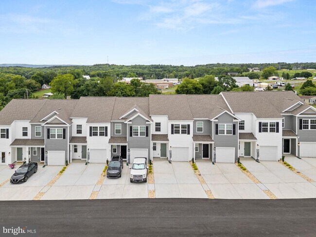 Building Photo - 37 Wisdom Ln