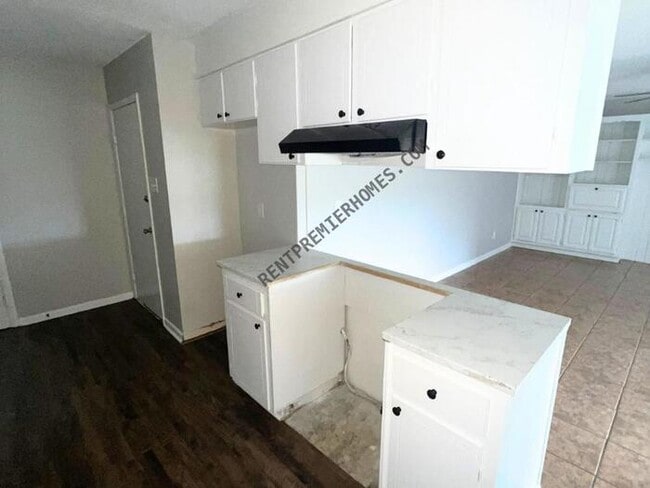 Building Photo - 508 Westfield Dr