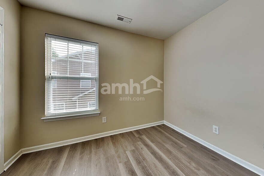 Building Photo - 13555 Aldenbrook Dr