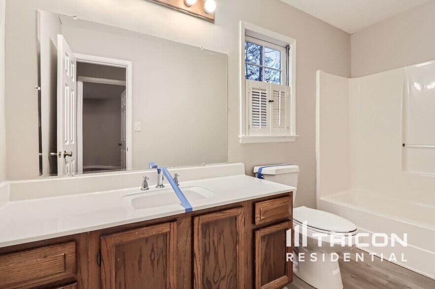 Building Photo - 255 Mercedes Trail