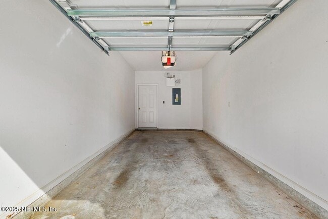 Building Photo - 7202 Deerfoot Cir