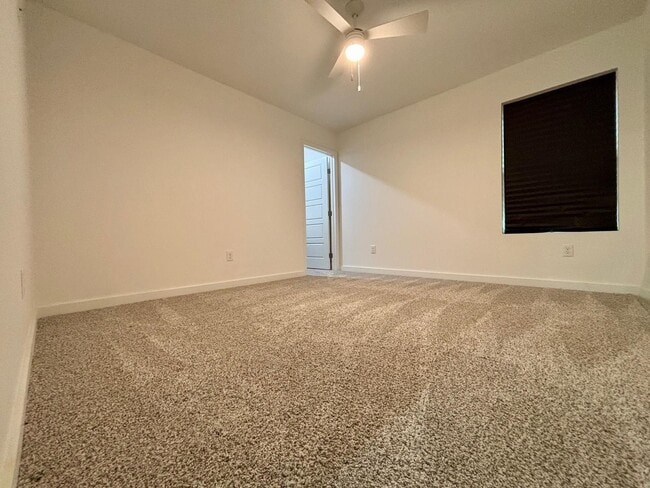 Building Photo - 510 Deer Path Lp