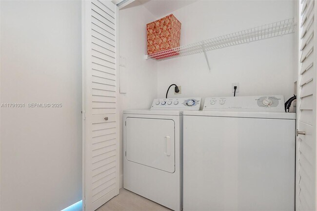 Building Photo - 90 Alton Rd