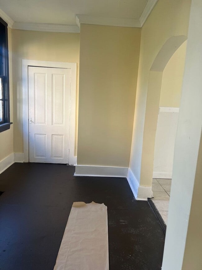 Building Photo - 3 bedroom house