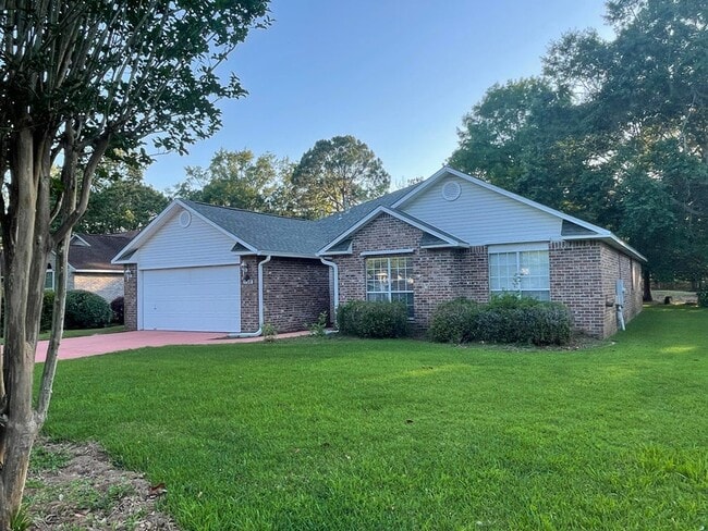 Building Photo - 1144 Troon Dr W