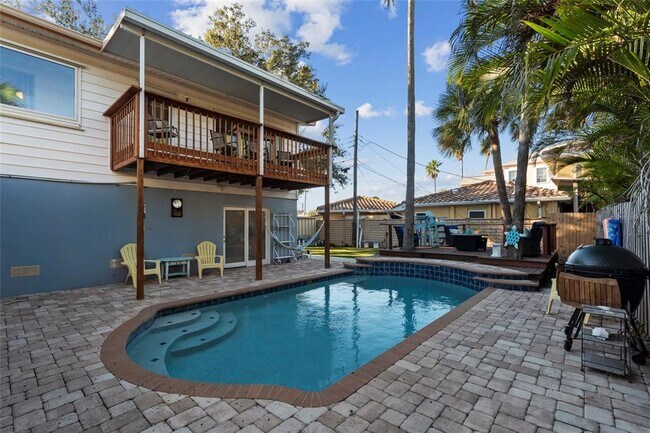 Building Photo - 284 44th Ave