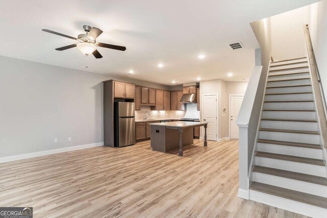 Building Photo - 1341 Parc Bench Rd